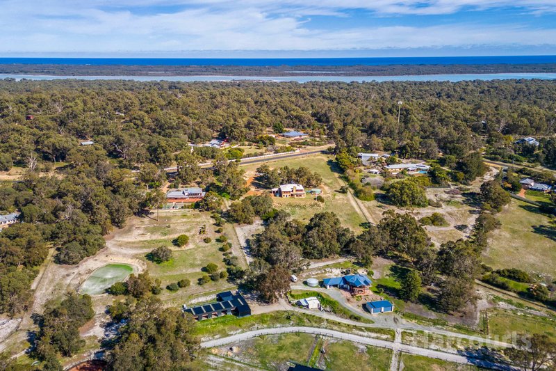 Photo - 4 Harvey View Drive, Herron WA 6211 - Image 32