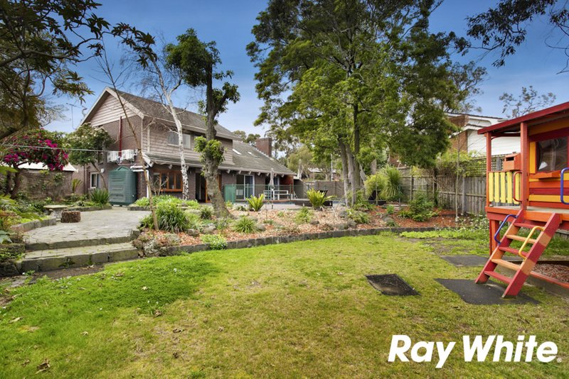 Photo - 4 Harwood Close, Wheelers Hill VIC 3150 - Image 10