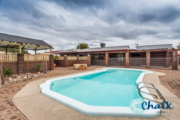 4 Haselmere Circus, Rockingham WA 6168