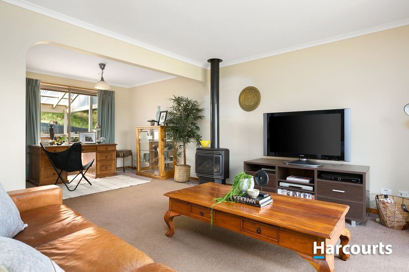 Photo - 4 Hasken Court, Berwick VIC 3806 - Image 7