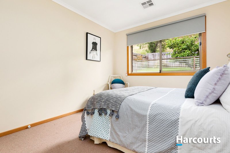 Photo - 4 Hasken Court, Berwick VIC 3806 - Image 9