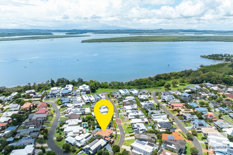 4 Haslingden Drive, Redland Bay QLD 4165