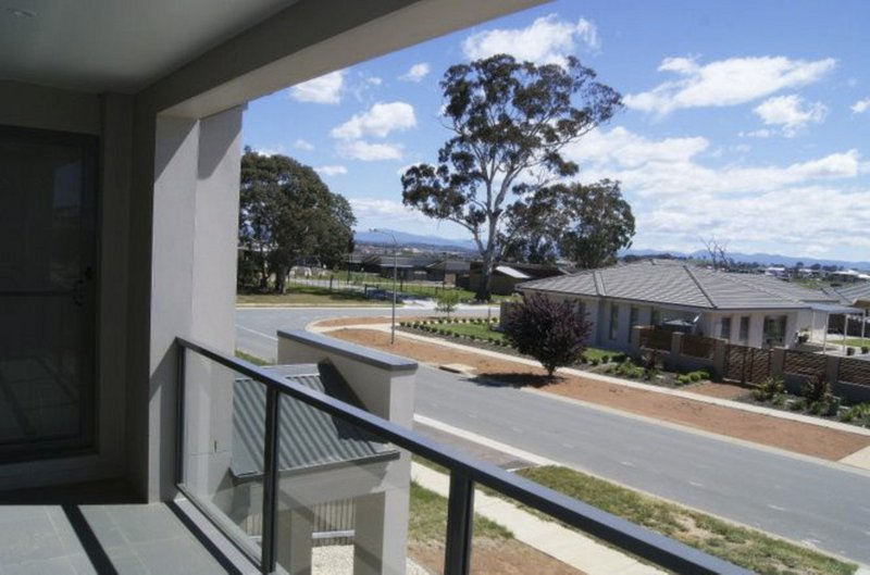 Photo - 4 Haven Street, Harrison ACT 2914 - Image 4