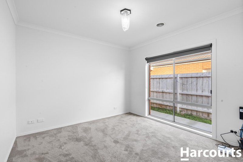 Photo - 4 Hawkhurst Court, Hoppers Crossing VIC 3029 - Image 6