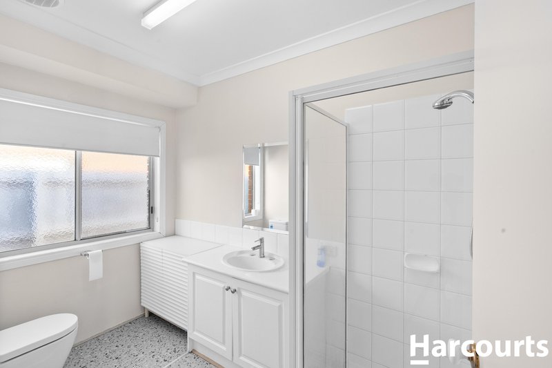 Photo - 4 Hawkhurst Court, Hoppers Crossing VIC 3029 - Image 7