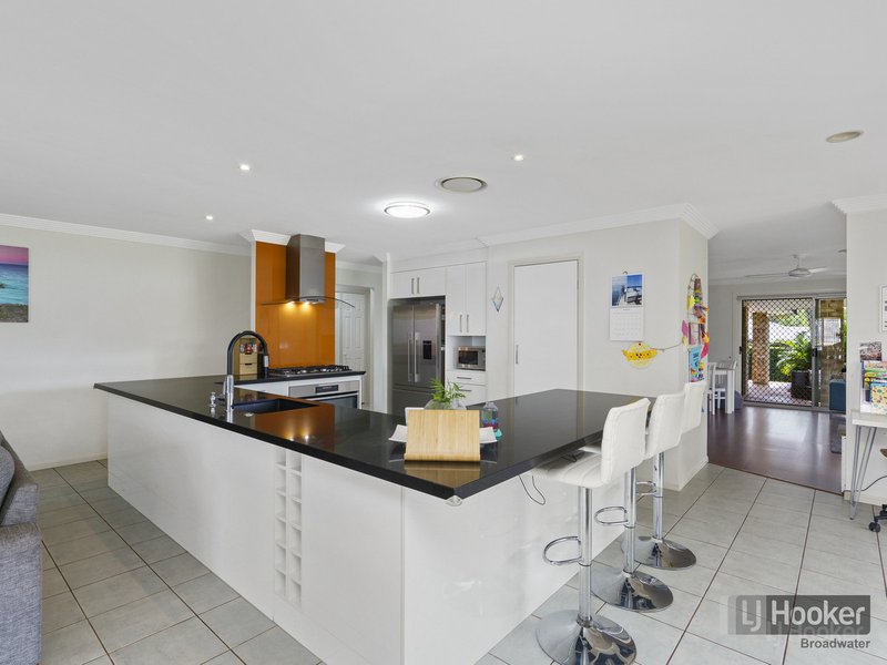 Photo - 4 Hazeltine Place, Parkwood QLD 4214 - Image 4