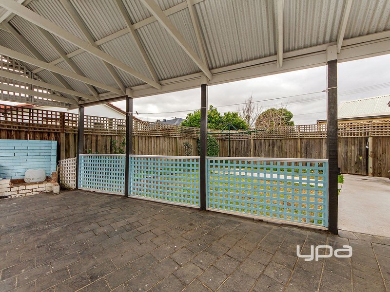 Photo - 4 Hazelwood Court, Kings Park VIC 3021 - Image 8