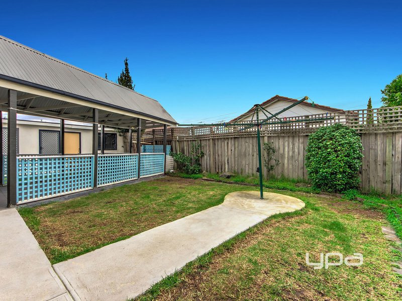 Photo - 4 Hazelwood Court, Kings Park VIC 3021 - Image 9