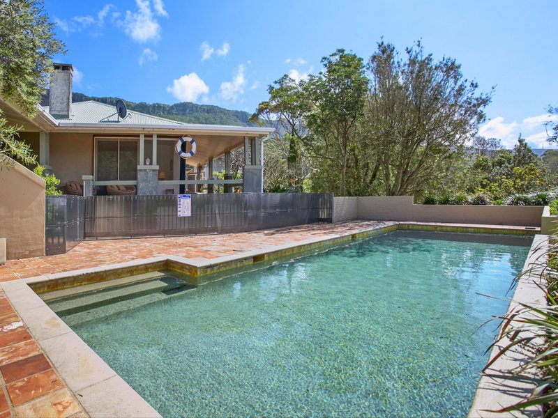 4 Headland Avenue, Austinmer NSW 2515