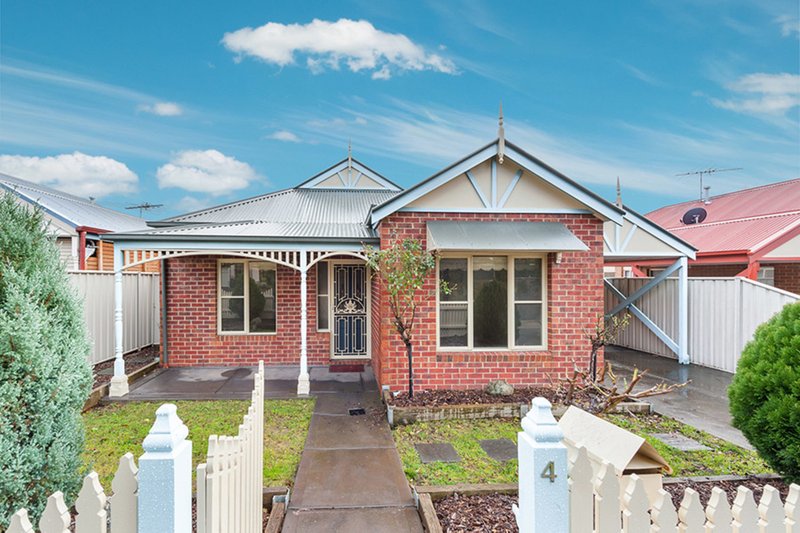 4 Heathwood Close, Craigieburn VIC 3064