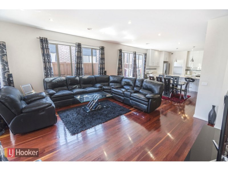 Photo - 4 Hedges Street, Craigieburn VIC 3064 - Image 9