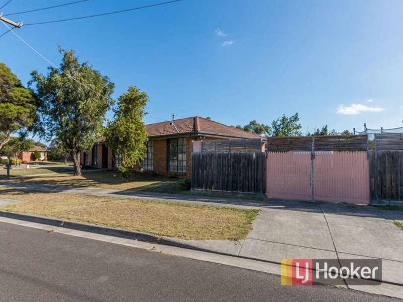 Photo - 4 Hedley Place, Hampton Park VIC 3976 - Image 15