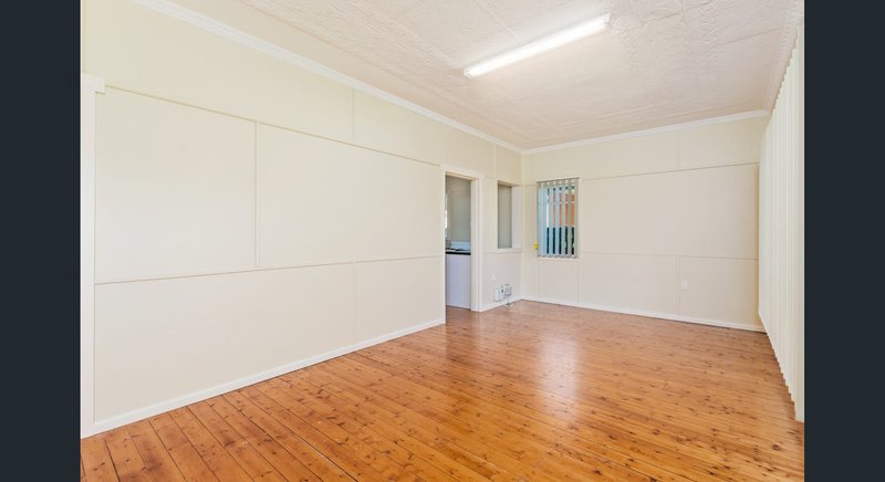 Photo - 4 Heininger Street, Dapto NSW 2530 - Image 6