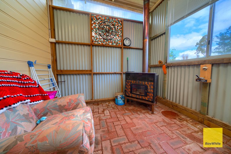 Photo - 4 Helen Street, Gledhow WA 6330 - Image 5