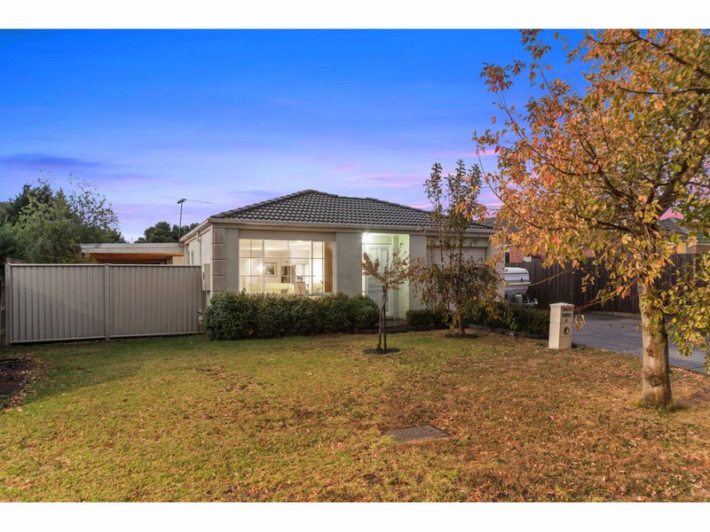 4 Helmsdale Court, Cranbourne West VIC 3977