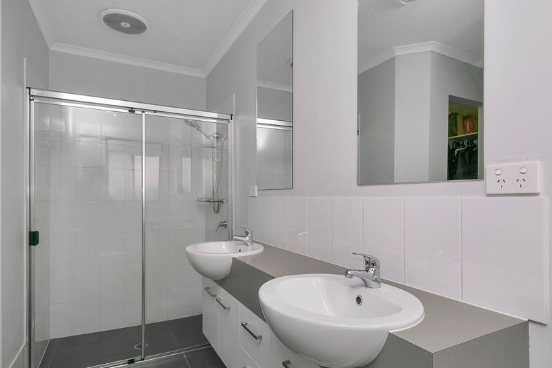 Photo - 4 Henderson Street, Blakeview SA 5114 - Image 5