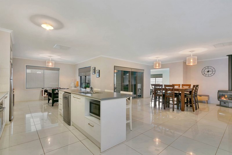 Photo - 4 Henderson Street, Blakeview SA 5114 - Image 7