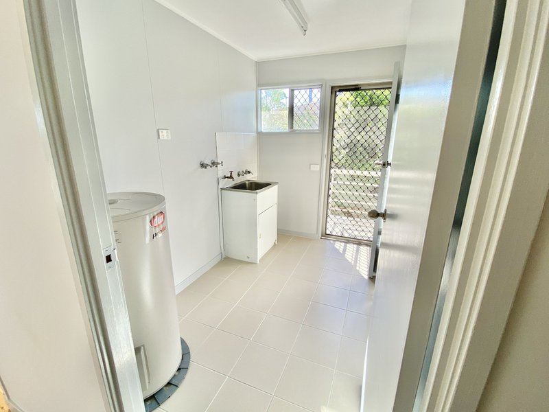 Photo - 4 Henderson Street, Miriam Vale QLD 4677 - Image 5