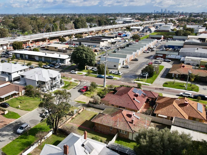 Photo - 4 Henry Street, East Cannington WA 6107 - Image 9