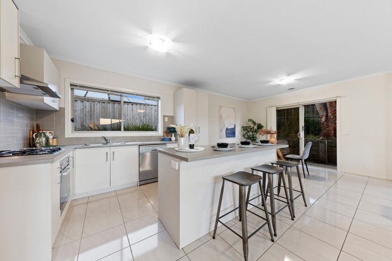 Photo - 4 Herbert Street, Pakenham VIC 3810 - Image 6