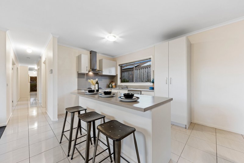 Photo - 4 Herbert Street, Pakenham VIC 3810 - Image 7