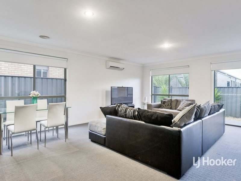 Photo - 4 Hewett Drive, Point Cook VIC 3030 - Image 4