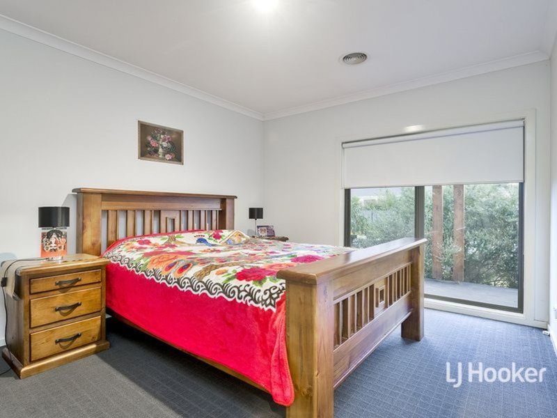 Photo - 4 Hewett Drive, Point Cook VIC 3030 - Image 6