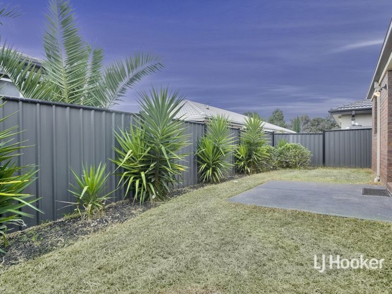 Photo - 4 Hewett Drive, Point Cook VIC 3030 - Image 9