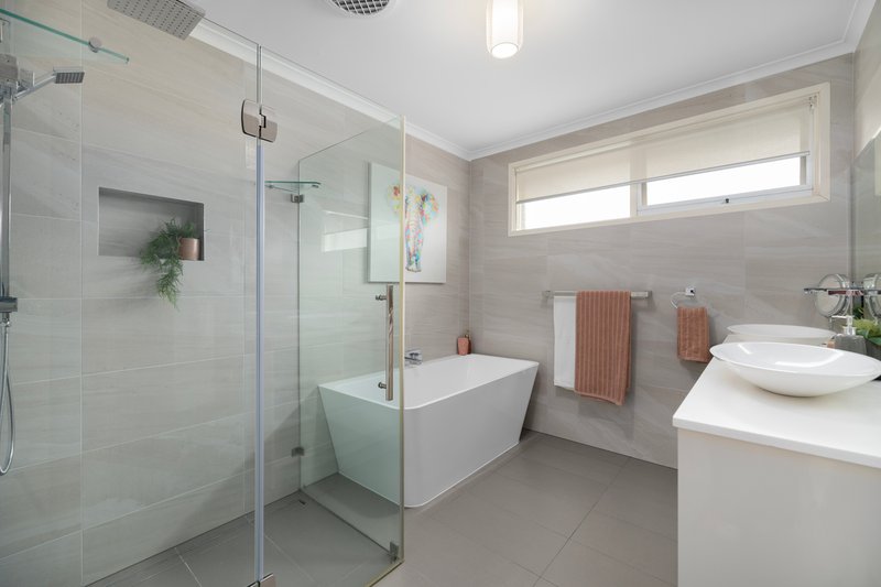 Photo - 4 Heysham Drive, Wheelers Hill VIC 3150 - Image 12