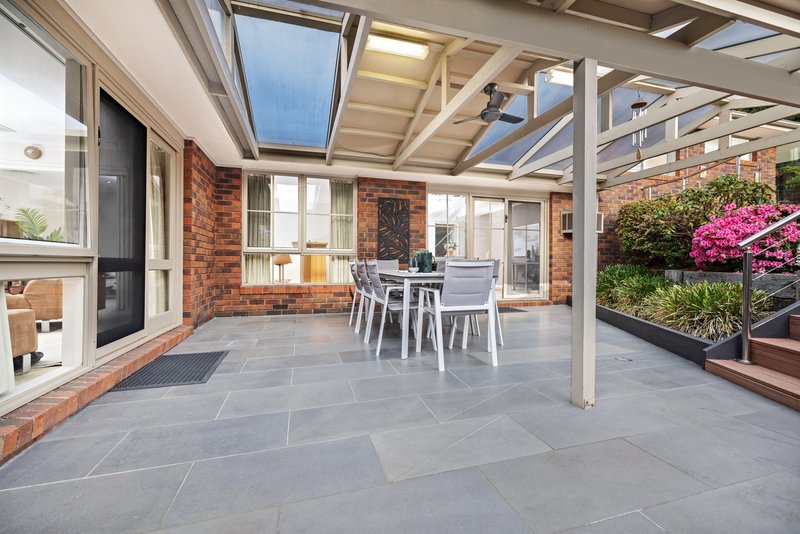 Photo - 4 Heysham Drive, Wheelers Hill VIC 3150 - Image 17