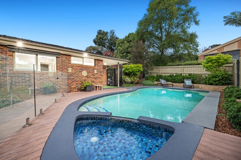 Photo - 4 Heysham Drive, Wheelers Hill VIC 3150 - Image 18