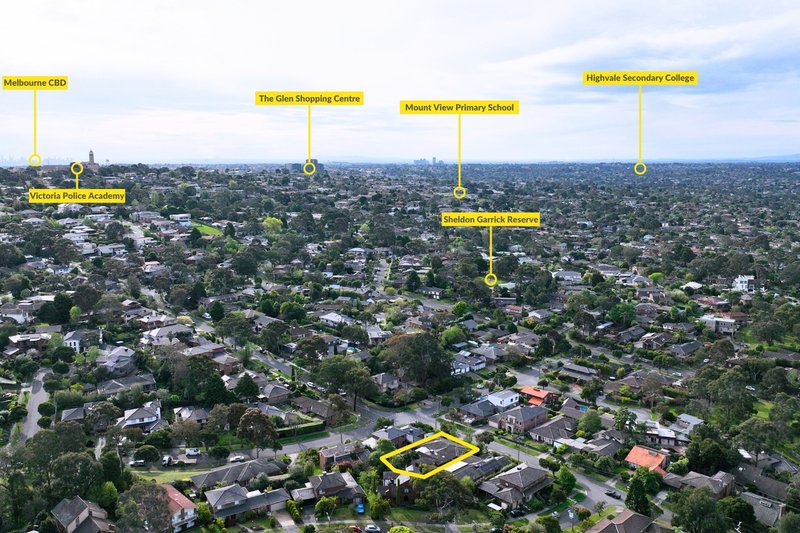 Photo - 4 Heysham Drive, Wheelers Hill VIC 3150 - Image 22