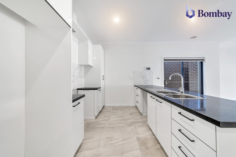 4 Hidden Close, Mickleham VIC 3064