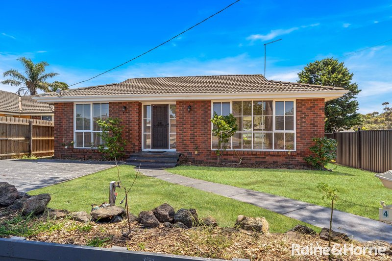 4 Higgins Avenue, Sunbury VIC 3429