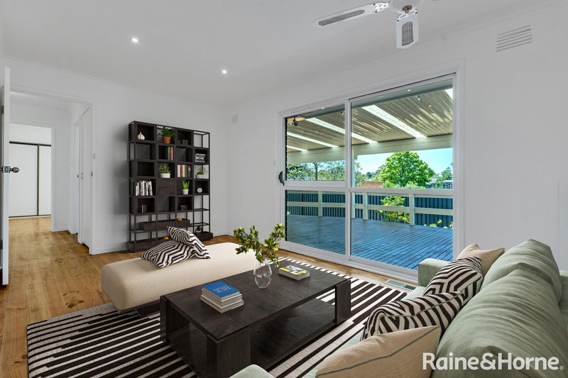 Photo - 4 Higgins Avenue, Sunbury VIC 3429 - Image 5