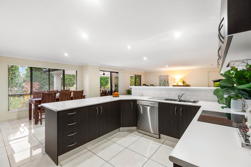 Photo - 4 Highbury Place, Upper Kedron QLD 4055 - Image 2