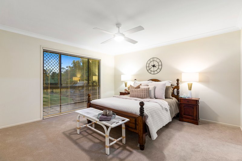 Photo - 4 Highbury Place, Upper Kedron QLD 4055 - Image 9