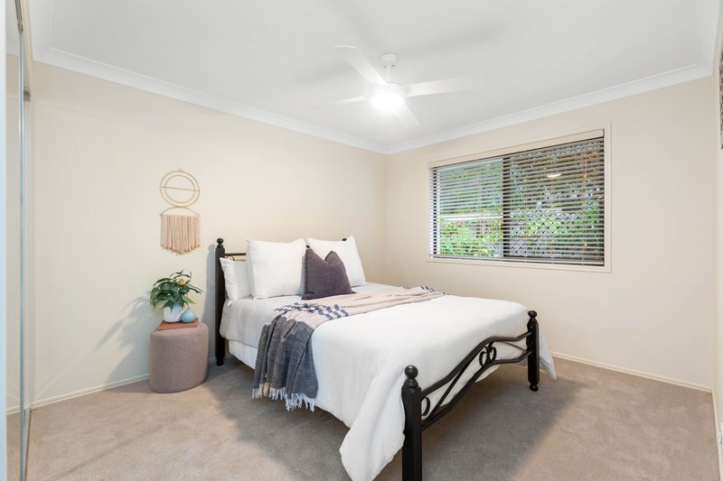 Photo - 4 Highbury Place, Upper Kedron QLD 4055 - Image 11