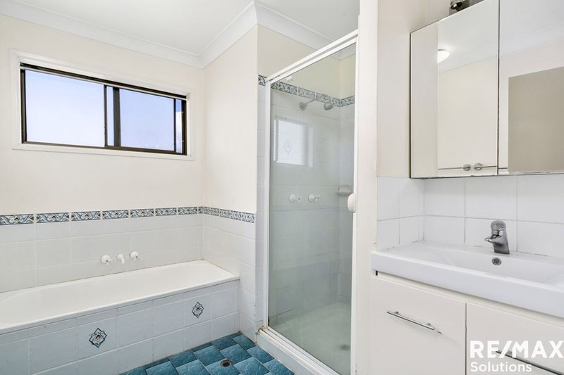 Photo - 4 Highfield Crescent, Strathpine QLD 4500 - Image 8