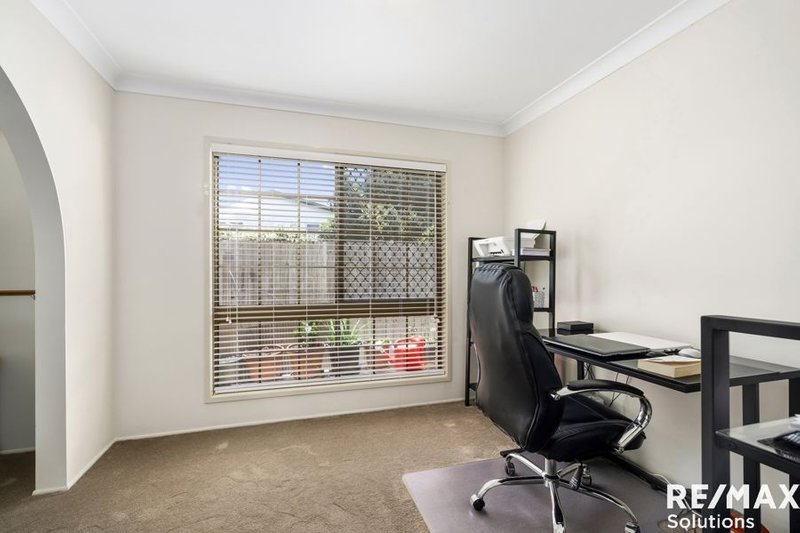 Photo - 4 Highfield Crescent, Strathpine QLD 4500 - Image 9