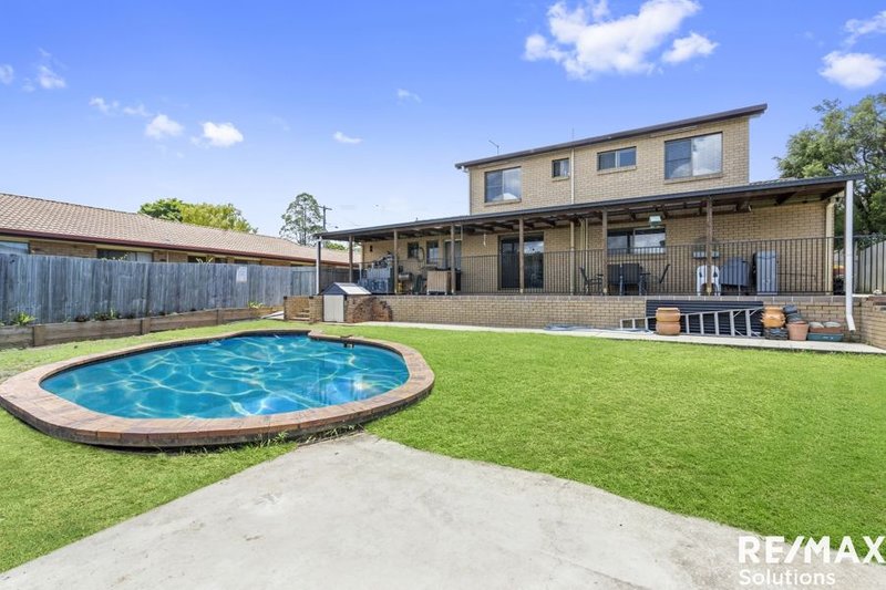 Photo - 4 Highfield Crescent, Strathpine QLD 4500 - Image 11