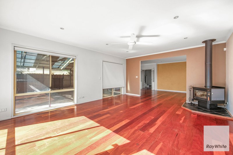 Photo - 4 Highlander Court, Taylors Hill VIC 3037 - Image 4
