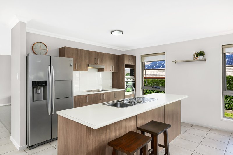 Photo - 4 Highview Terrace, Murrumba Downs QLD 4503 - Image 6