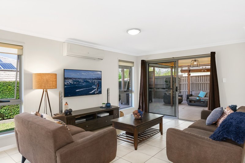 Photo - 4 Highview Terrace, Murrumba Downs QLD 4503 - Image 9