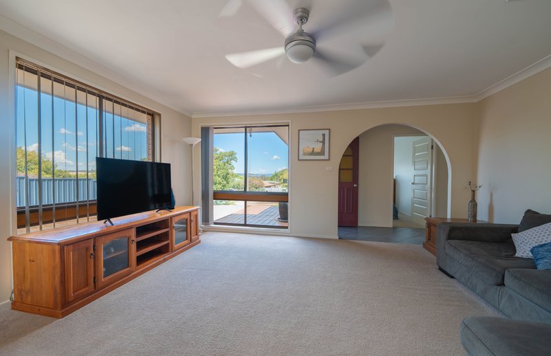 Photo - 4 Hillcrest Avenue, Parkes NSW 2870 - Image 4