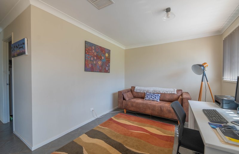 Photo - 4 Hillcrest Avenue, Parkes NSW 2870 - Image 7