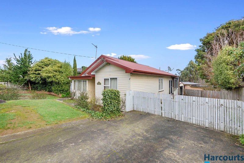 Photo - 4 Hillcrest Road, Devonport TAS 7310 - Image 11