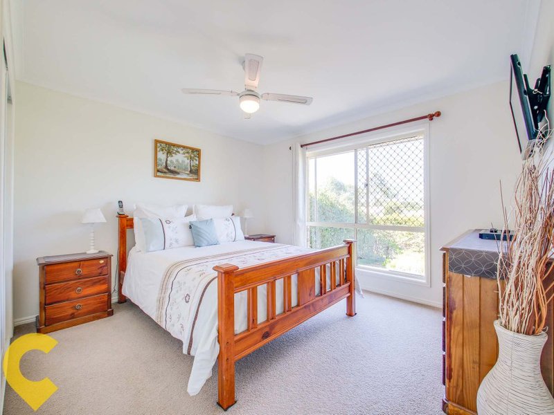 Photo - 4 Hilldale Crescent, Morayfield QLD 4506 - Image 13