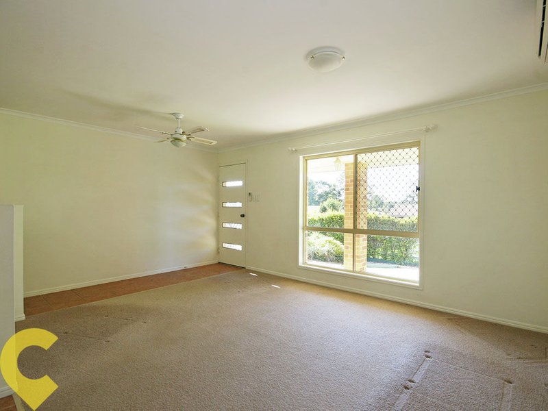 Photo - 4 Hilldale Street, Morayfield QLD 4506 - Image 3