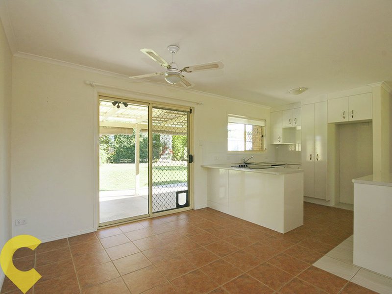 Photo - 4 Hilldale Street, Morayfield QLD 4506 - Image 5